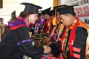 Bupati VAP Sandang Gelar Kesarjanaan