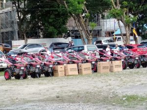 Didukung Pusat, Bupati VAP Salurkan Bantuan Alat Pertanian