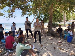 KPU Melayani Sasar Warga Pesisir Makalisung Untuk Minut Pande.