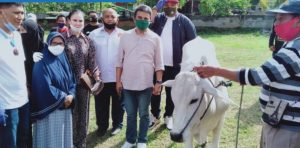 SGR-PDM Serahkan Hewan Qurban 6 Ekor Sapi