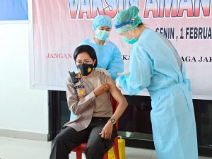 Berhasil Lewati Proses Skrining, Kapolres Minut Jadi Yang Pertama Divaksin