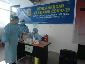 Vaksinasi COVID-19 Di Kabupaten  Minut, Dimulai