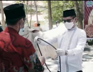 Maknai Idul Adha Bersama Umat Muslim, Pemkab Minut Beri 19 Hewan Kurban