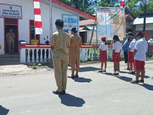 Peringati Hari Kemerdekaan Ke-76 RI, Pemdes Kalinau Gelar Upacara Bersama Anak Sekolah