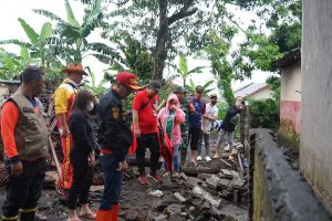 Pantau Wilayah Terdampak Banjir, Bupati JG Arahkan OPD Lakukan Penanganan