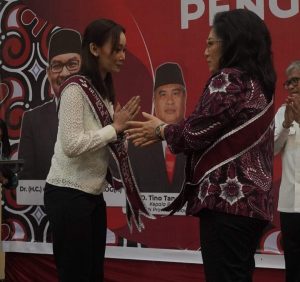 Ketua TP PKK Minut Ny.Rizya Ganda Davega dikukuhkan menjadi Bunda Pendamping Keluarga