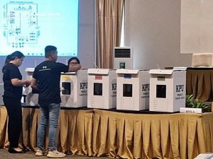 Mantapkan Kerja Pemilu 2024, KPU Minut Simulasi Pemungutan dan Perhitungan Suara di TPS