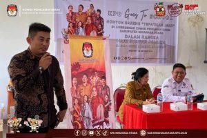 Peringati Sumpah Pemuda,KPU Minut Nonton Film Bersama Pelajar SMA Guru Lombok Kalawat